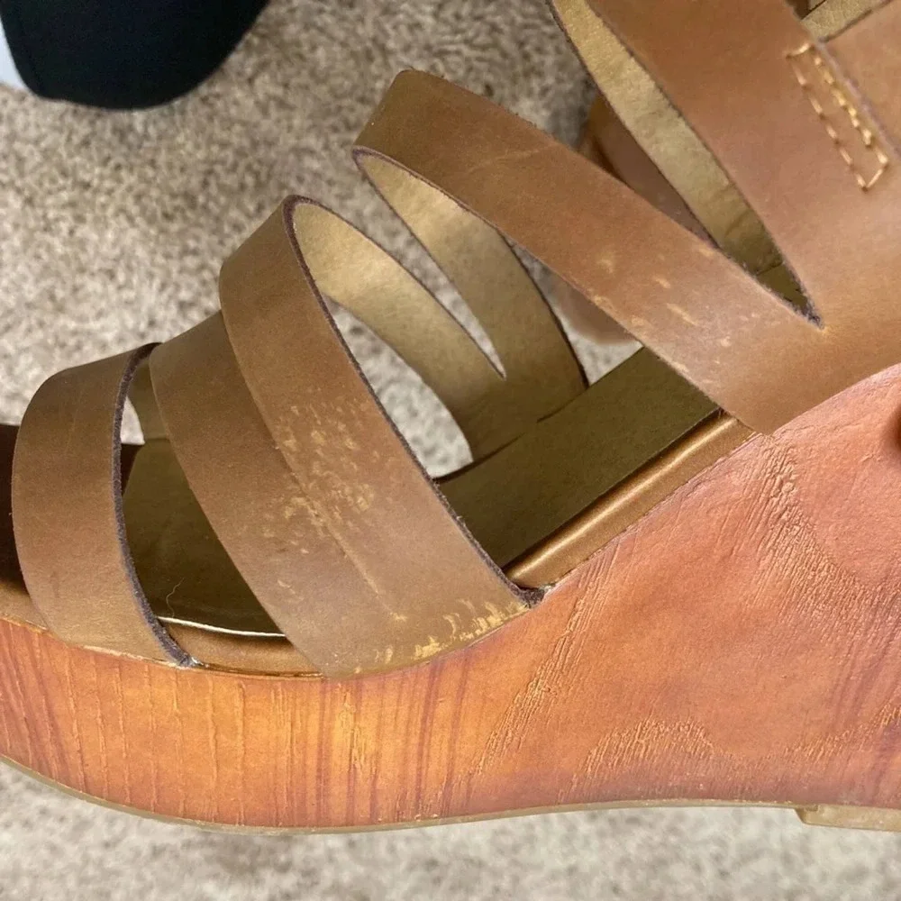 Lucky brand Latinaa strappy wedge sandals brown leather faux wood